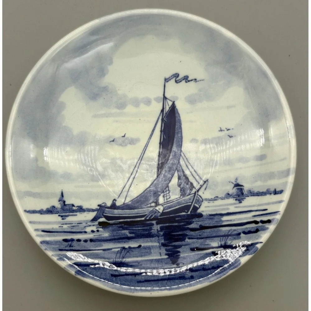 Vintage Delfts Blue Royal Wall Plates Hand Painted Set of 3 Made in Holland 5.5